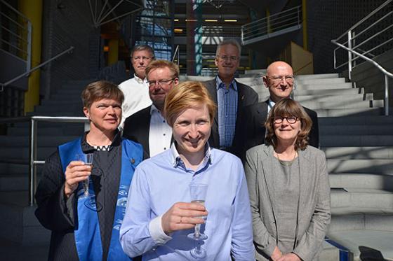 Harsem foran kommisjon nært.jpg